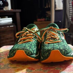St Patrick’s Day themed Brooks size 8 running shoes Ghost edition, used